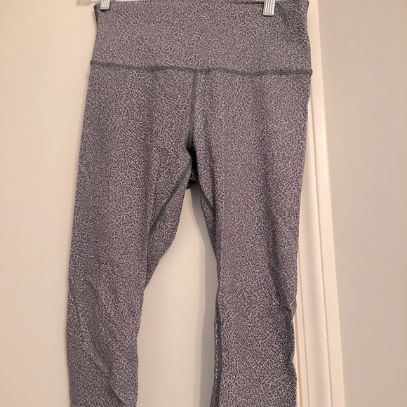 lululemon athletica Pants - Lululemon invigorate crop leggings